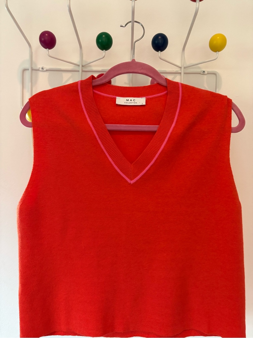 MAC Collection Orange & Pink V-Neck Sweater Vest – Size S